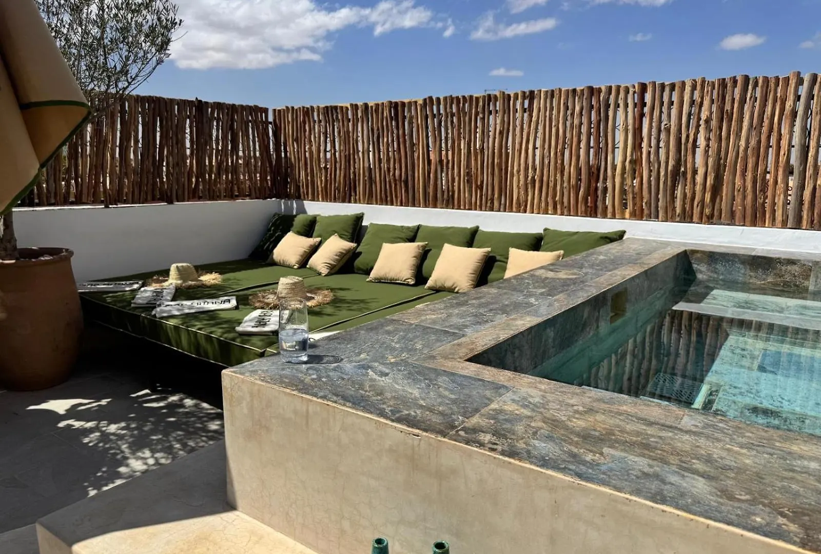 Riad De Charme Au Coeur De La Medina Marrakesh