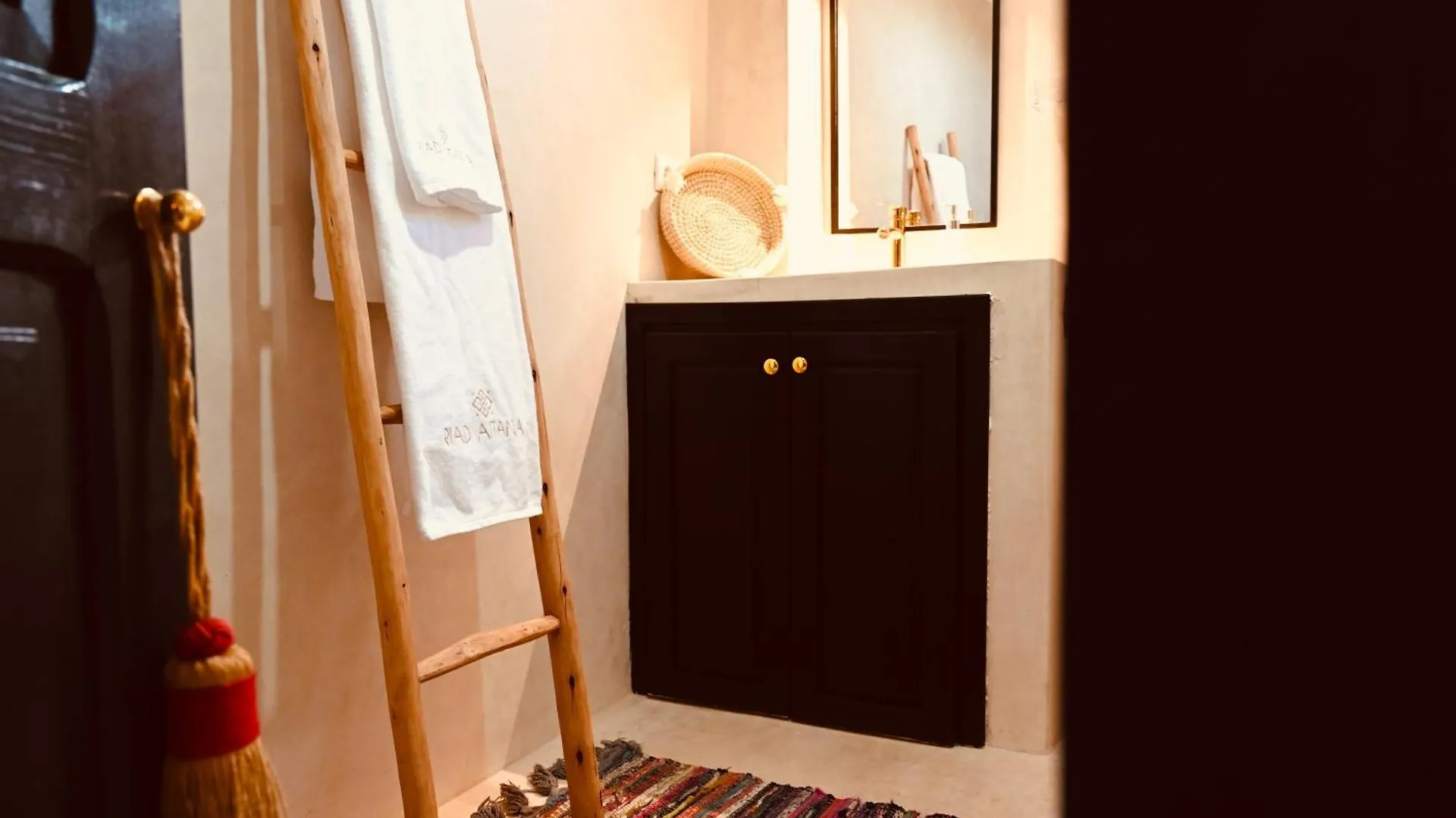 Riad De Charme Au Coeur De La Medina Marakéš Vila