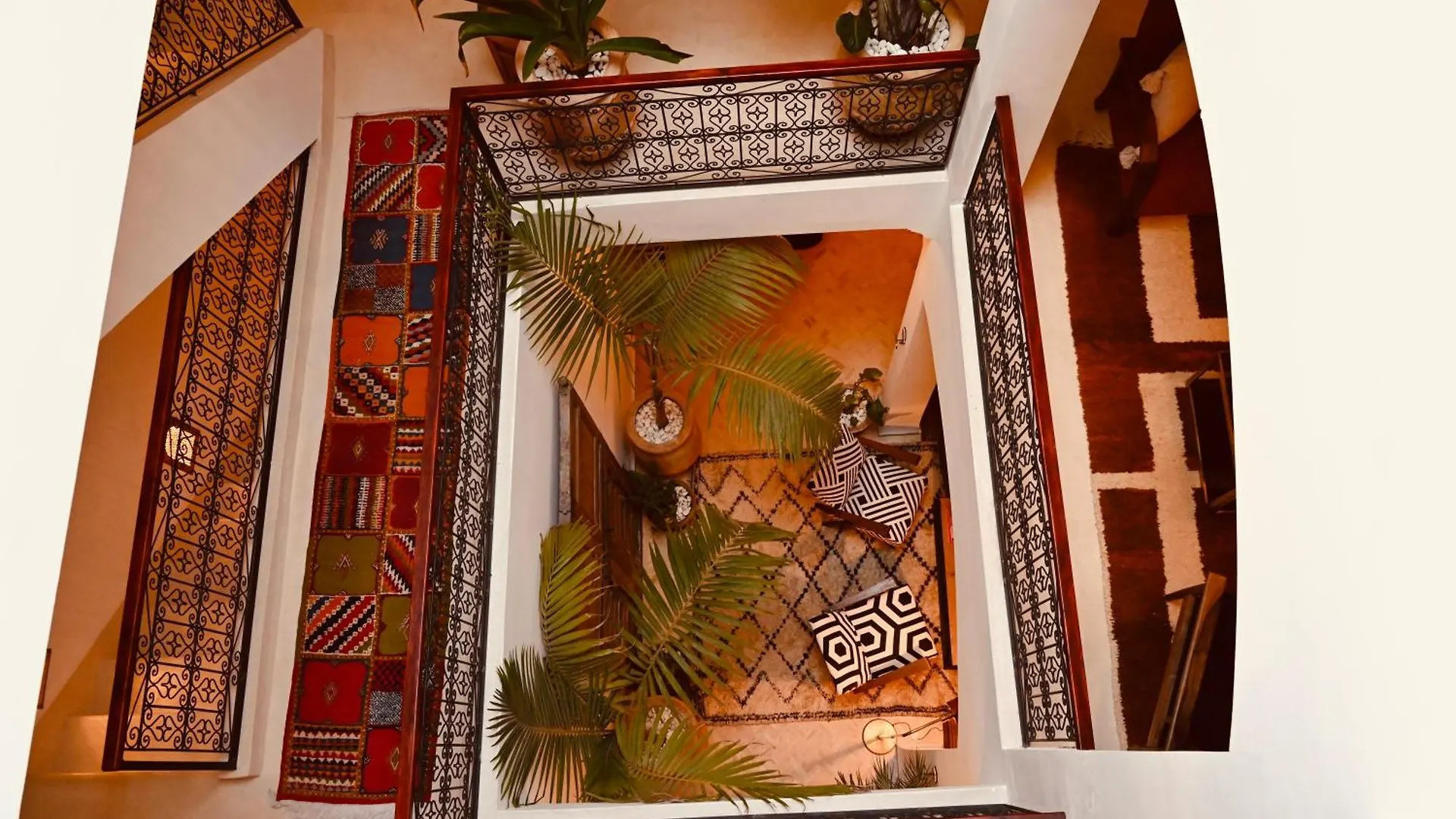 Riad De Charme Au Coeur De La Medina Marakéš Vila